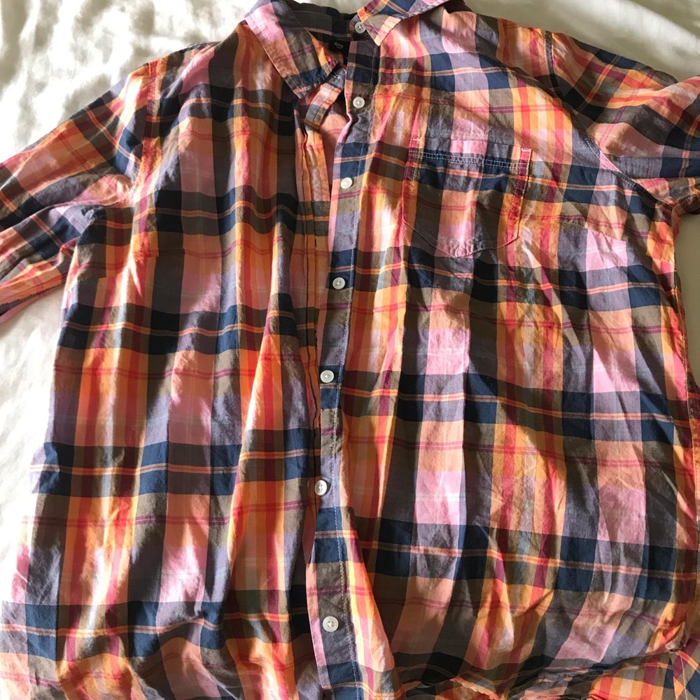 Gap button up